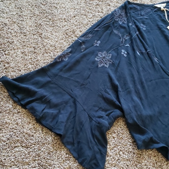 NWT Lucky Brand Embroidered Tie Front Top Sz M/L - Picture 4 of 8